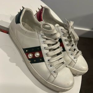 Embezzeled Gucci sneakers-Authentic